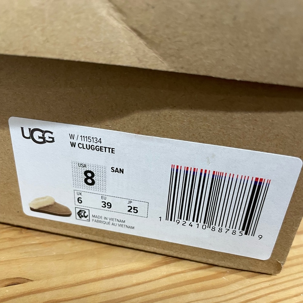 UGG | Cluggette Slippers Indoor Outdoor In Sand NEW In Box Size 8 - Picture 2 of 6